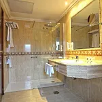 Alisi Hotel