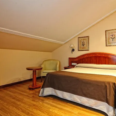 Alisi Hotel 2*