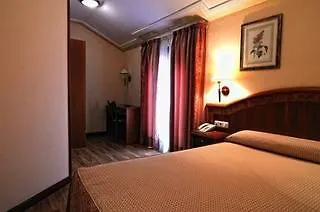 阿里斯酒店